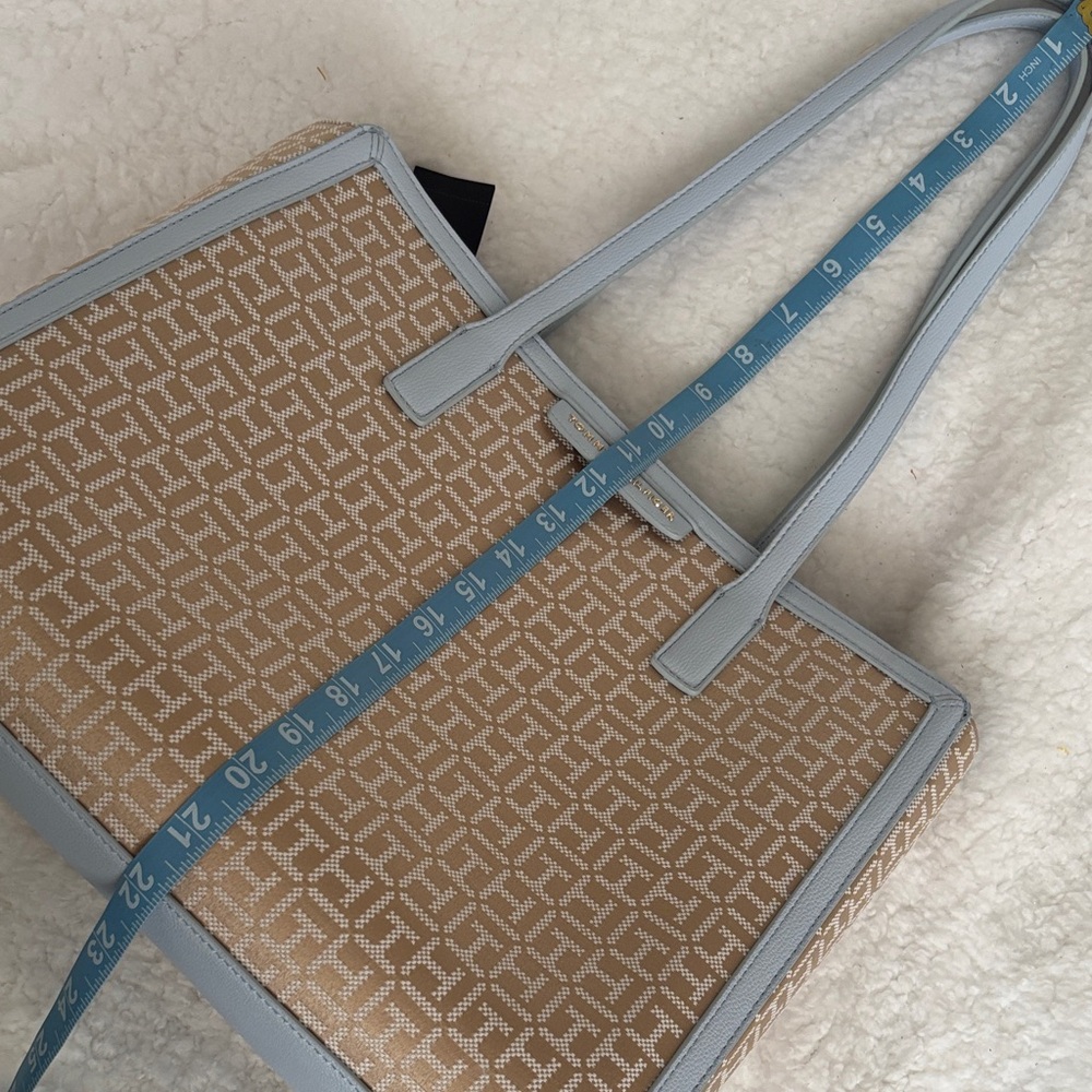 Tommy Hilfiger Beige and Light Blue Tote - Picture 6 of 7